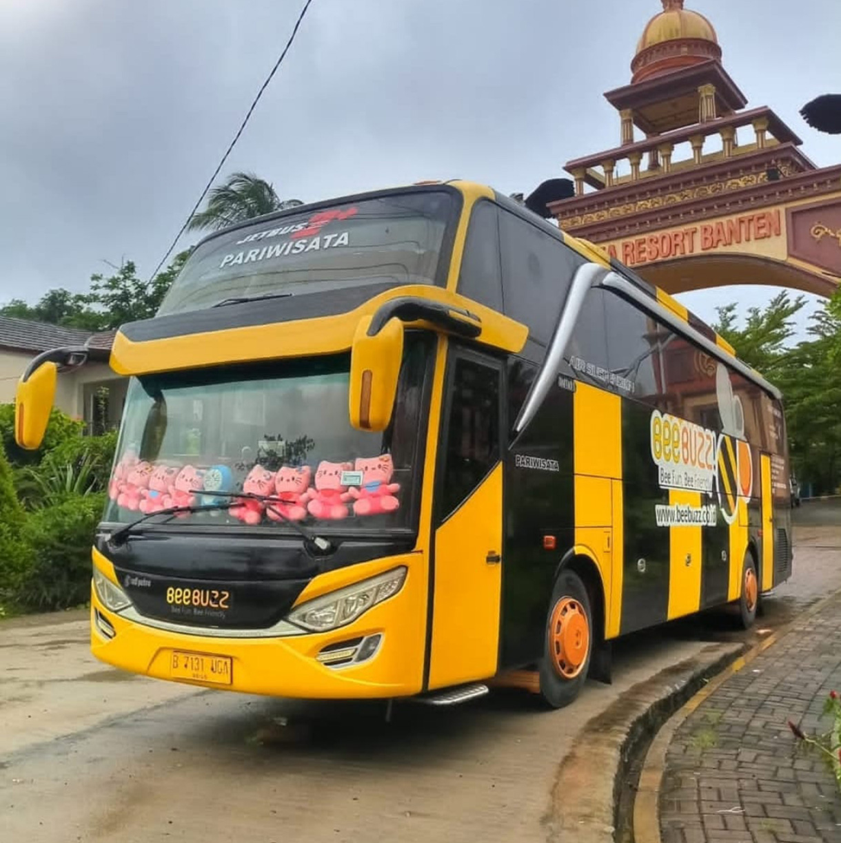 BEEBUZ Bus Pariwisata
